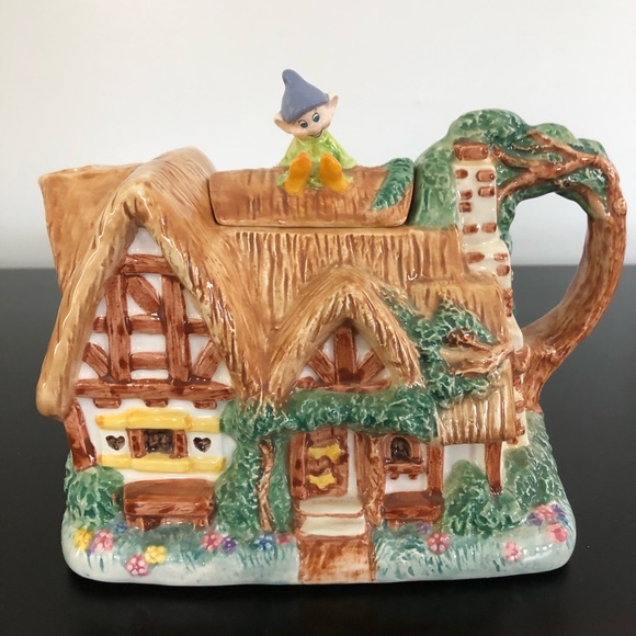 Disney Other - Disney Collectible Snow White Cottage/Teapot Music Box